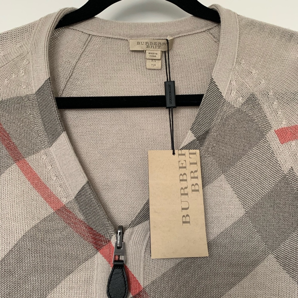 🚫Sold NWT Burberry sweater - Picture 2 of 8